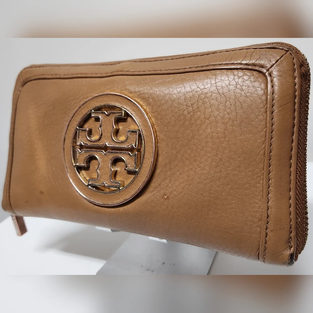 Tory Burch Amanda Zip Continental Wallet Light Brown Pebbled Leather